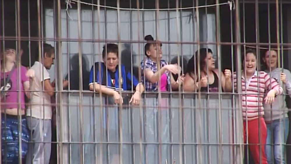 Reclusas se amotinaron en la cárcel de mujeres de Colón - Teledoce.com (blog)
