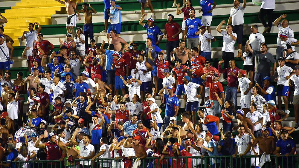 Nacional podría llegar a jugar sin hinchada ante Banfield