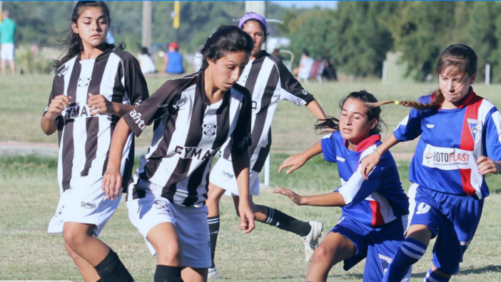 El fútbol femenino gana terreno en Uruguay y apunta a la profesionalización  en todas sus áreas 