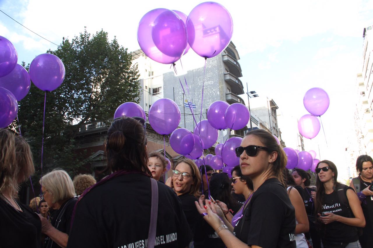 Así fue la marcha multitudinaria por el Día Internacional de la Mujer ...
