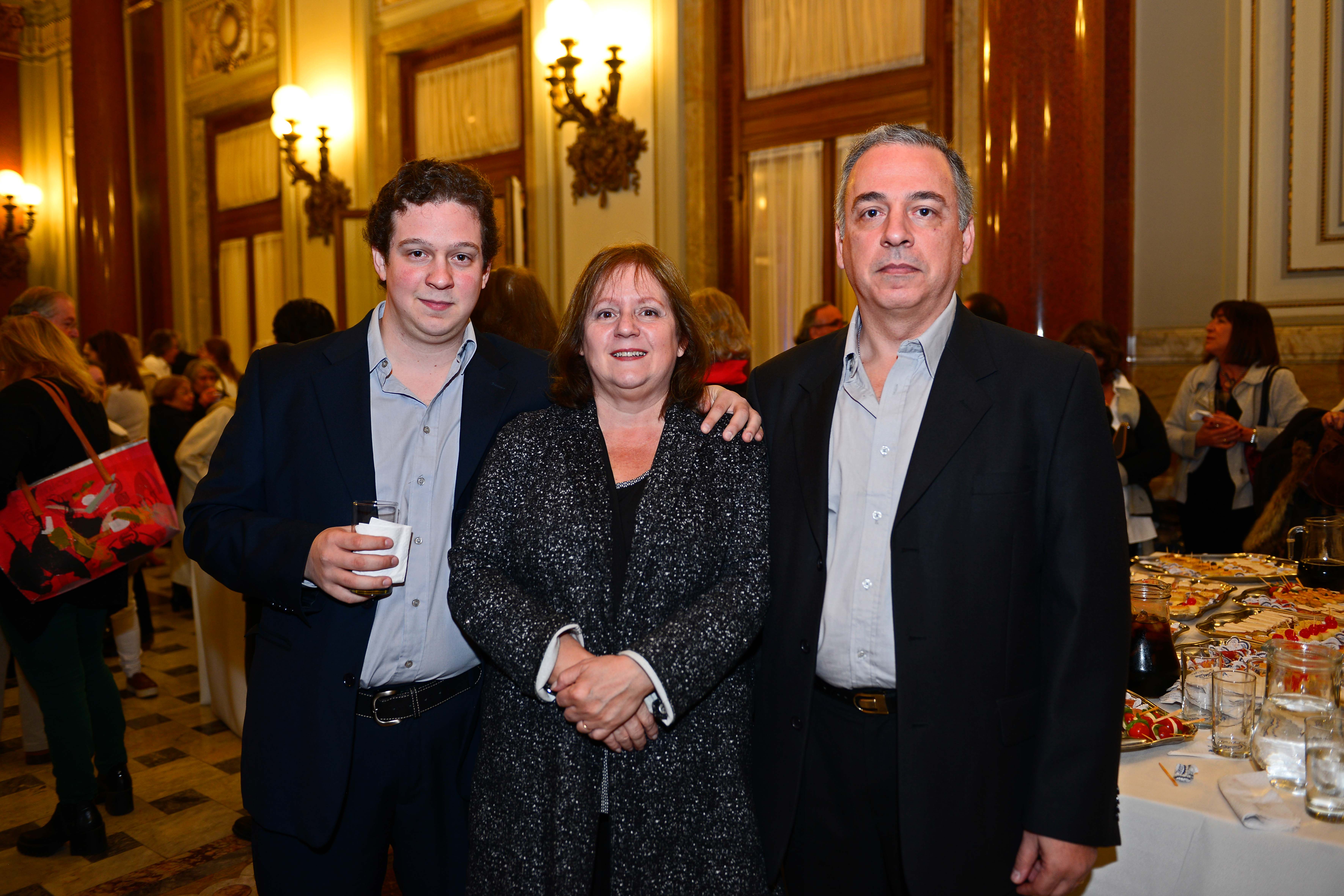 Avant Premiere de El Origen: humor rioplatense.