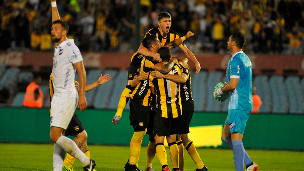 Resultado de imagen para CLASICO NACIONAL PEÃAROL