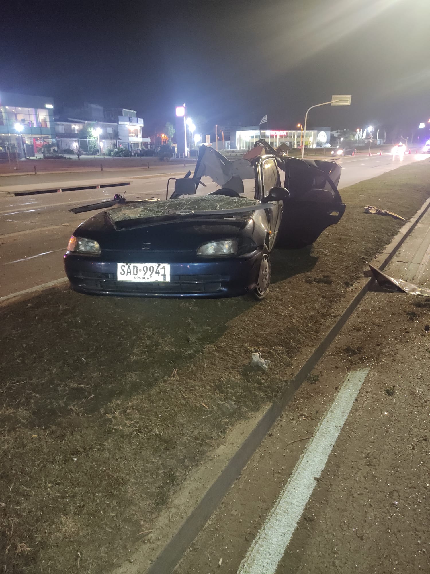 Un hombre de 34 años está grave tras chocar su auto contra una columna ...