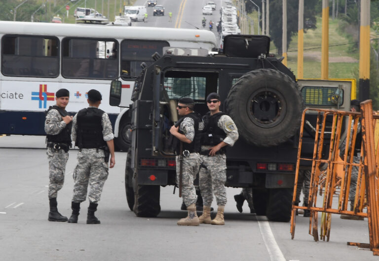 Así será el operativo de seguridad con doble anillo de control y más de 900 policías para el clásico en el Campeón del Siglo