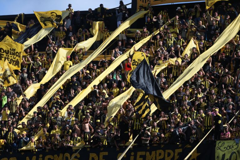 Peñarol Le Ganó 2 0 A Nacional En El Campeón Del Siglo Por El Clásico