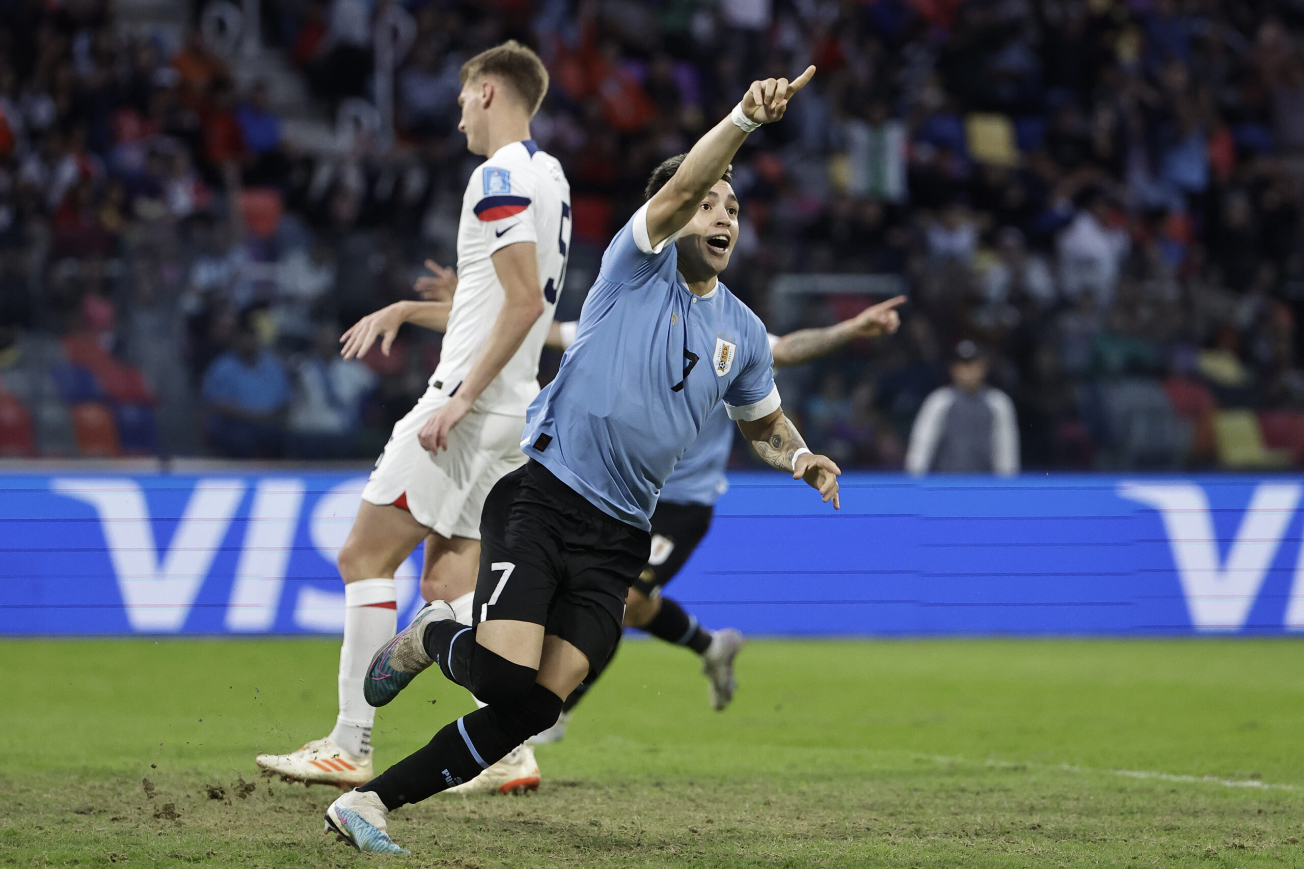 0-2. Uruguay vuela a semifinales para salvar el orgullo de