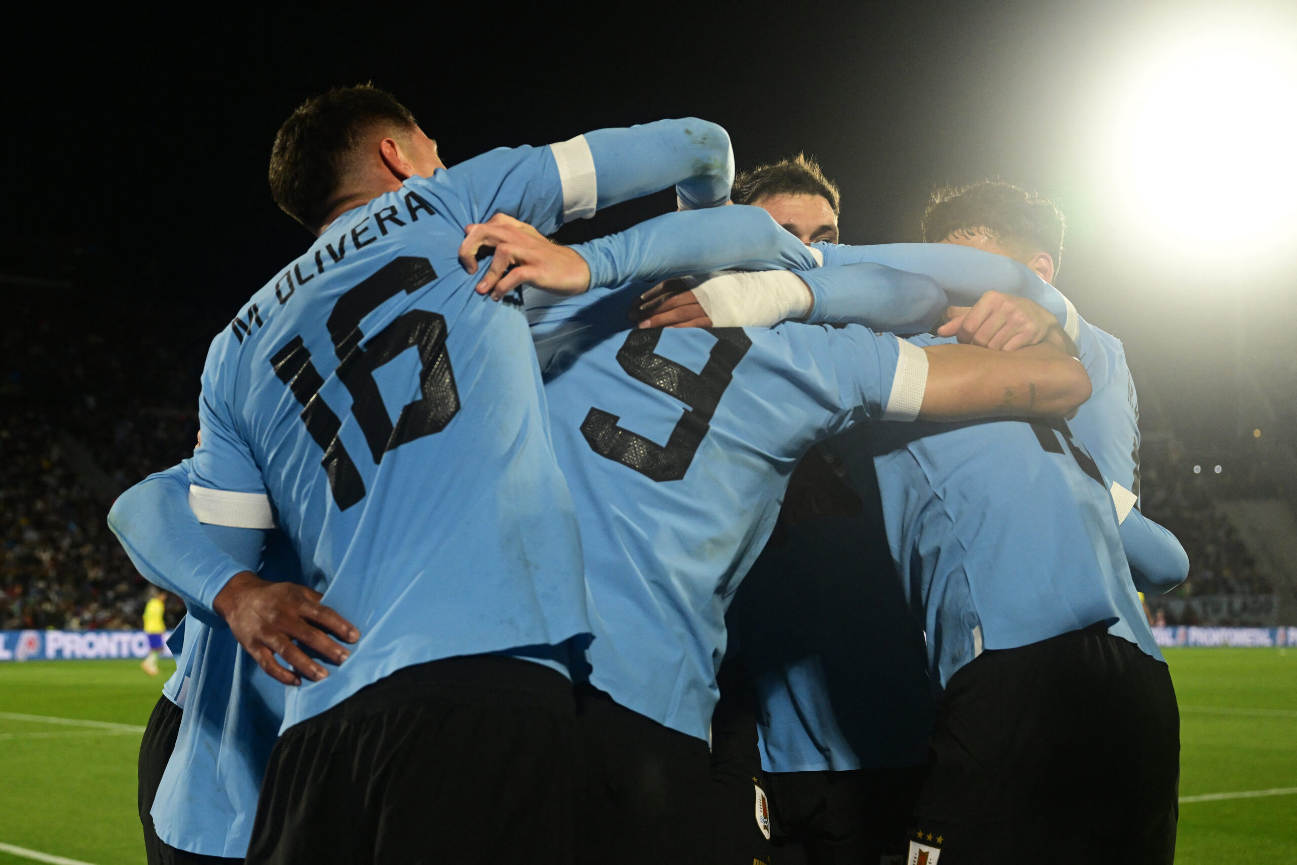 Uruguay rompió una racha negativa de 22 años y le ganó a Brasil 2 a 0 con  goles de Darwin Núñez y Nicolás de la Cruz - Teledoce.com