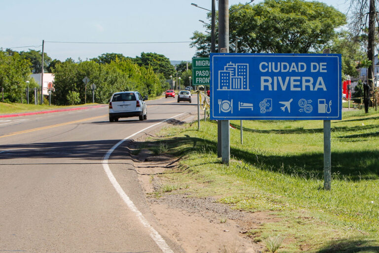 Tres adolescentes heridos y otros cuatro emplazados luego de trifulca en cancha de fútbol en Rivera con armas blancas