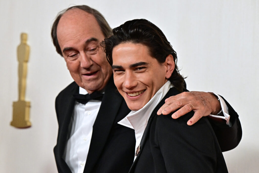Fernando Parrado junto a Enzo Vogrincic. Crédito: AFP