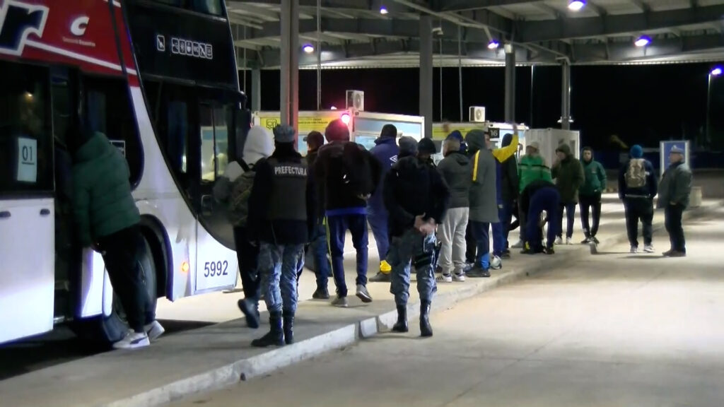 Hincha de Rosario Central cruzando la frontera.