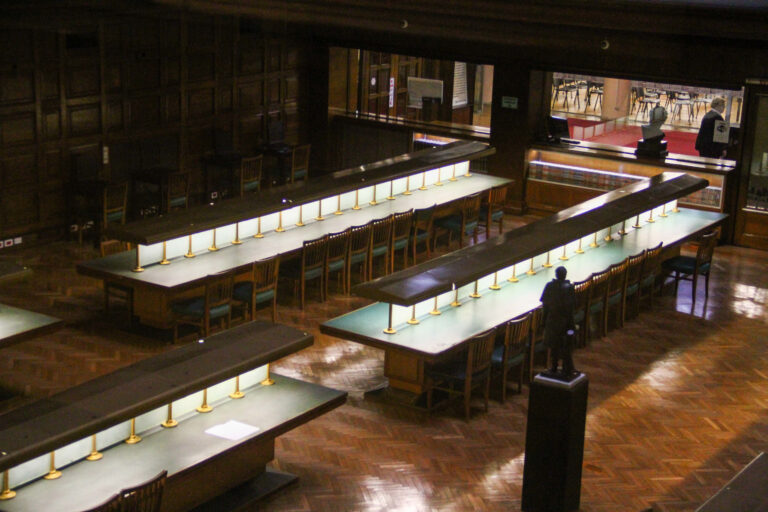 Biblioteca Nacional reabre sus puertas mientras se discute proyecto para modernizarla