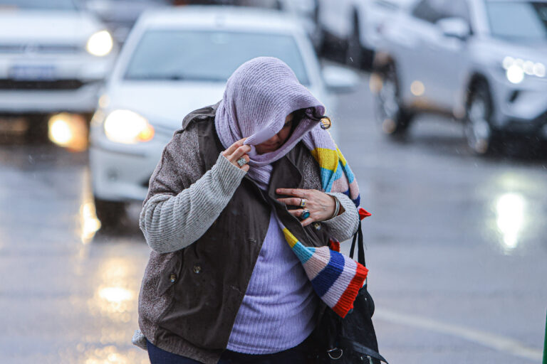 Alrededor de 25 mil personas sin luz en todo el país debido al temporal de este sábado