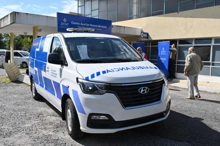 Delincuente robó una ambulancia de la puerta del hospital de ASSE de Nueva Helvecia; la manejó cuatro kilómetros y fugó a pie