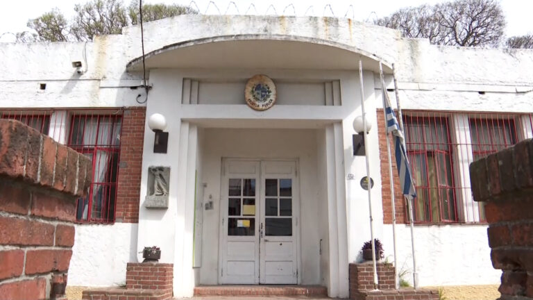 Justicia condenó a la madre y hermana de una menor que agredieron a una maestra de la escuela 172 de Malvín