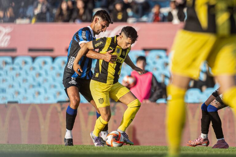 Peñarol le ganó a Liverpool 2 a 1 en el alargue y jugará las finales de la Liga AUF Uruguaya con Nacional