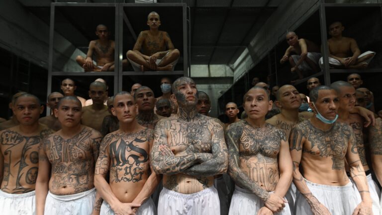 El Salvador: Justicia condenó a decenas de pandilleros a penas de hasta mil años de prisión