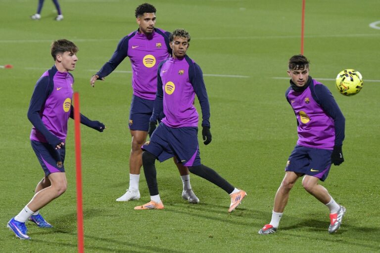 Ronald Araújo regresó a los entrenamientos del Barcelona tras casi un mes fuera por salud mental