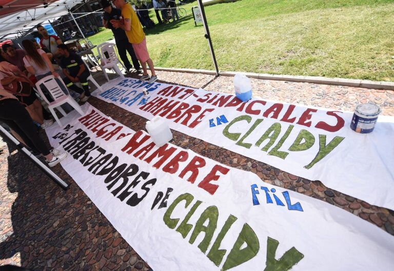 Claldy acordó con los trabajadores y se levantó la huelga de hambre frente a la Torre Ejecutiva