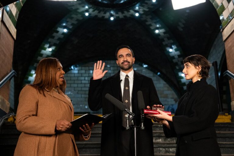 Zohran Mamdani asumió como alcalde de Nueva York y anticipa un vínculo tenso con Donald Trump