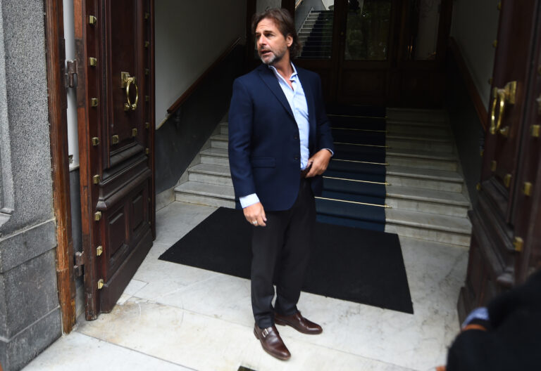 Lacalle: “Hoy puede amanecer la libertad en Venezuela. Puede. No justifico la intervención armada. La pregunta es: ¿hasta cuándo iba a seguir esta dictadura?”