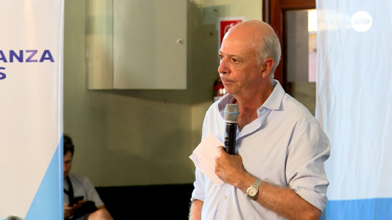 Con críticas por “mentiras” del gobierno, el sector blanco Alianza País llamó a sus militantes a construir una “alternativa” hacia 2029