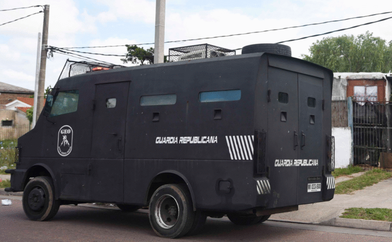 La violencia no para: atacaron a tiros un camión de la Republicana en Cerro Norte