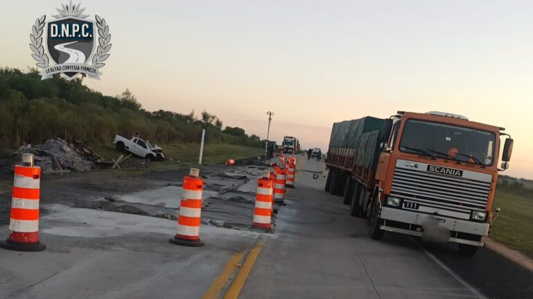 Un joven de 23 años murió tras chocar contra un camión en ruta 24 departamento de Río Negro