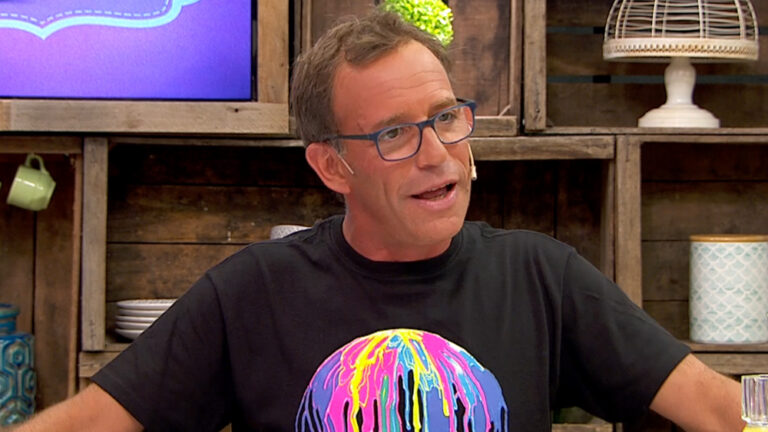 Rafa Villanueva fue dado de alta y continuará su recuperación en su casa