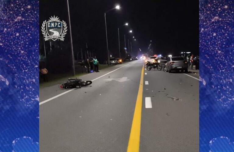 Murió un joven que iba en moto por ruta 9, fue embestido de atrás por un auto que fugó, cayó a la senda contraria y fue atropellado de frente