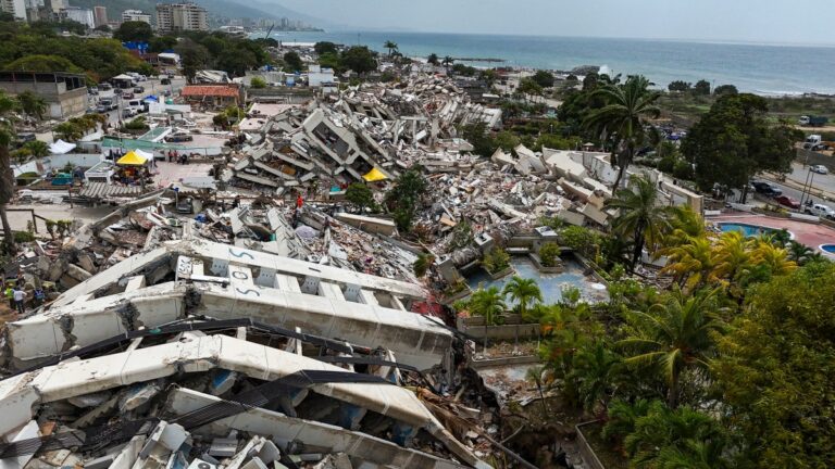 Cifra de muertos en Venezuela por terremotos sube a 2.595; Delcy Rodríguez dijo que todos serán identificados y que "nadie va a fosa común"